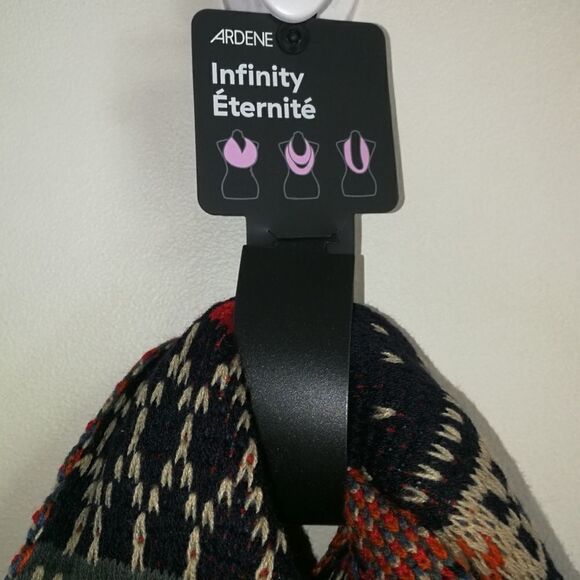 ARDENE Multicolored Colors Stripes Chunky Knit 2 Infinity Scarves NWT - Picture 3 of 11